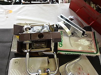 Lot klinken, handgrepen, scharnieren, kapstokken - afbeelding 5 van  13