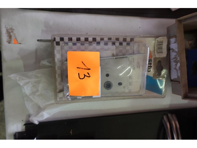 Lot klinken, handgrepen, scharnieren, kapstokken - afbeelding 7 van  13