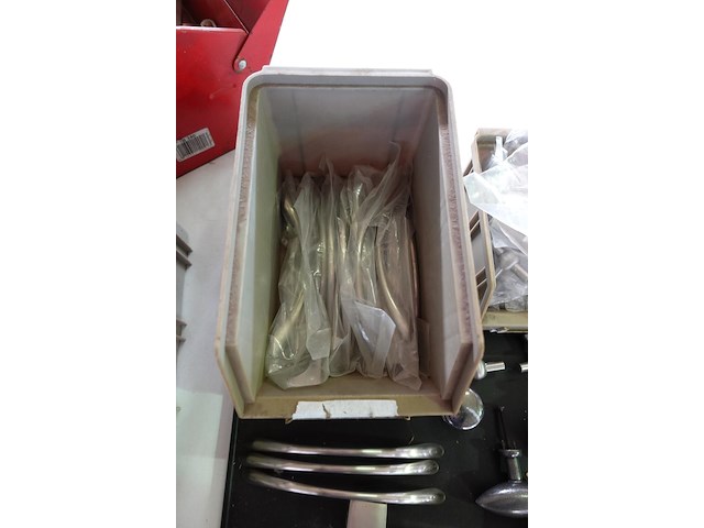 Lot klinken, handgrepen, scharnieren, kapstokken - afbeelding 9 van  13