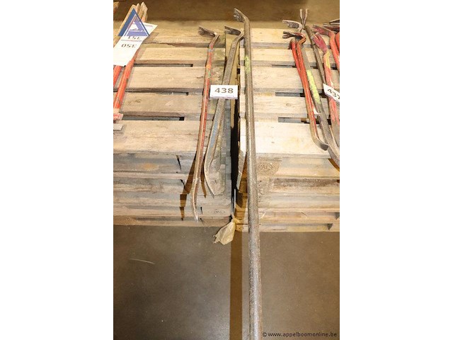 Lot koevoeten - diverse maten - afbeelding 1 van  1