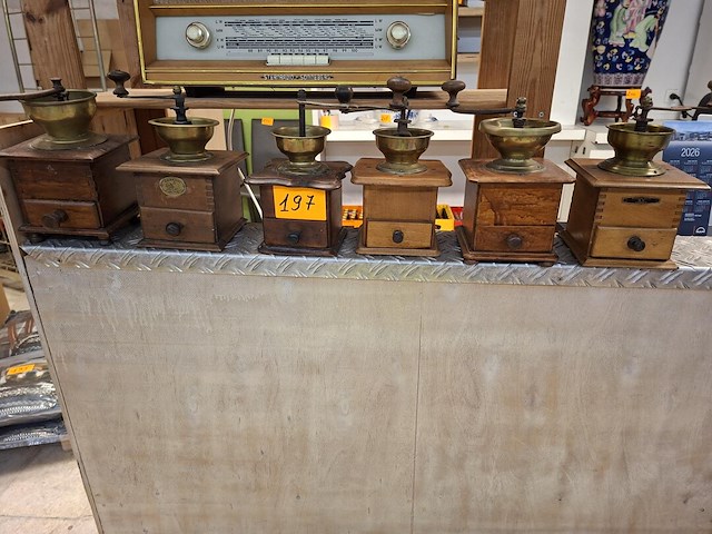 Lot koffiemolens ( 7 x ) - afbeelding 1 van  2