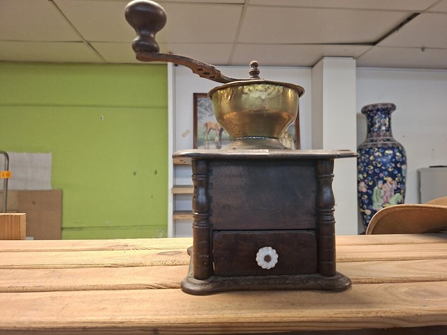 Lot koffiemolens ( 7 x ) - afbeelding 2 van  2