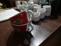 Lot koffietassen, aperitiefschaaltjes, ovenschoteltjes en sauskommetjes - afbeelding 2 van  11