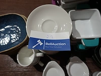 Lot koffietassen, aperitiefschaaltjes, ovenschoteltjes en sauskommetjes - afbeelding 4 van  11