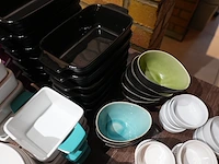 Lot koffietassen, aperitiefschaaltjes, ovenschoteltjes en sauskommetjes - afbeelding 10 van  11