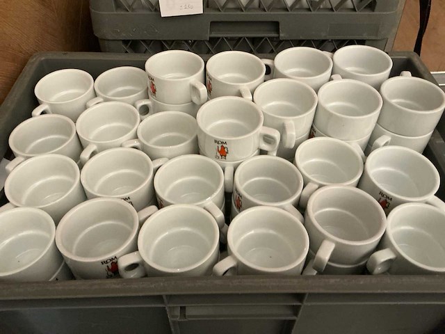 Lot koffietassen en ondertassen - afbeelding 2 van  5