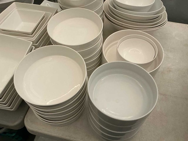 Lot kommen, schotels en schalen - afbeelding 5 van  12