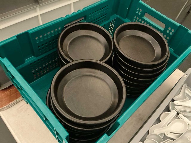 Lot kommetjes, schaaltjes, bordjes en potjes - afbeelding 5 van  13