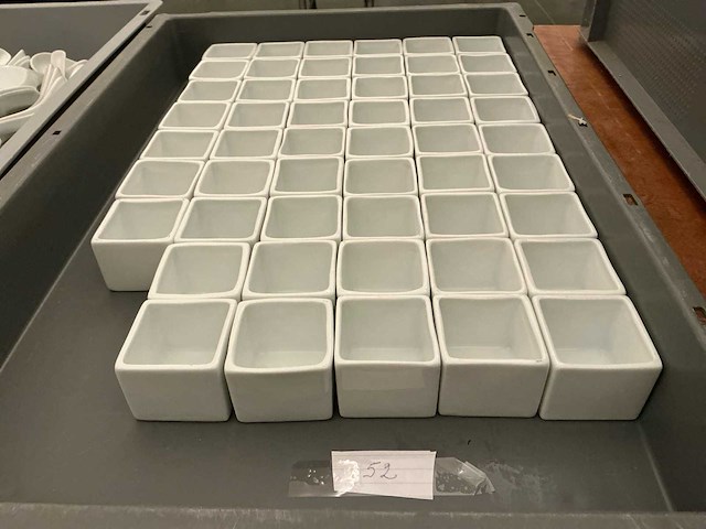 Lot kommetjes, schaaltjes, bordjes en potjes - afbeelding 13 van  13