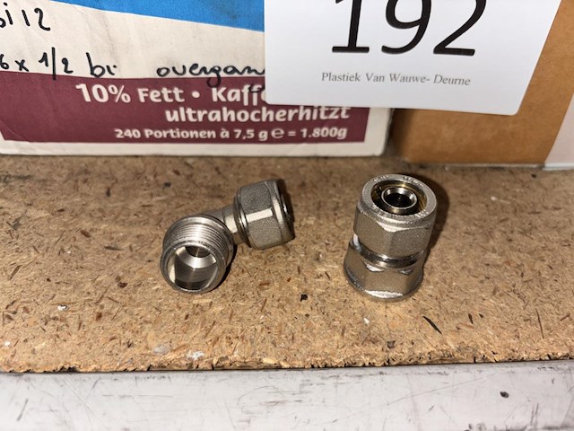 Lot koppelstukken - afbeelding 2 van  2