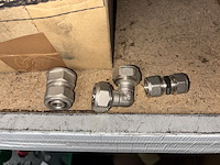 Lot koppelstukken - afbeelding 2 van  2