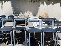 Lot krukken en stoelen - afbeelding 1 van  2