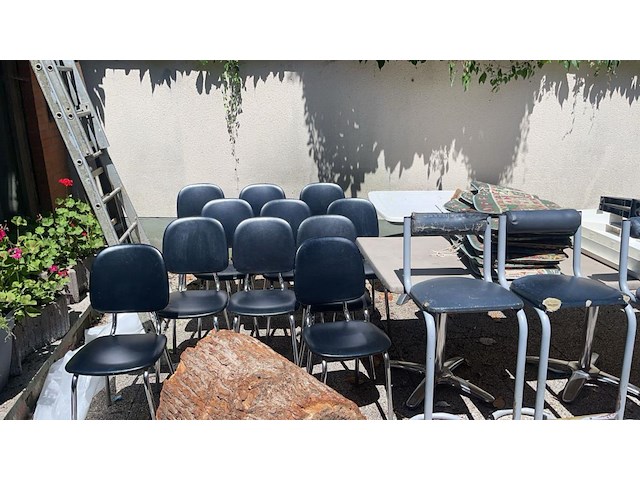 Lot krukken en stoelen - afbeelding 2 van  2