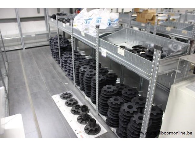 Lot kunststof onderdelen - afbeelding 1 van  3