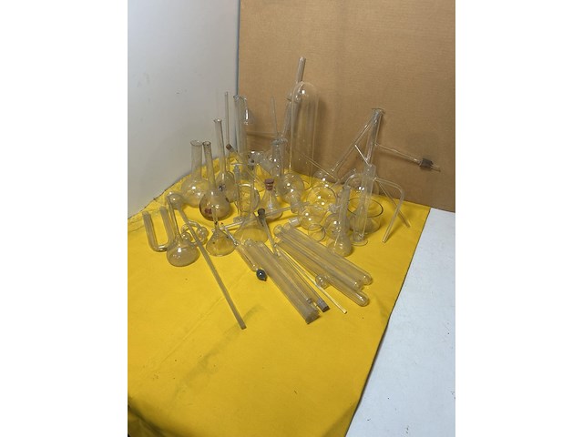Lot labo materiaal (36 stuks) - afbeelding 1 van  3