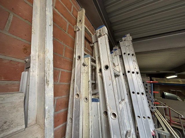 Lot ladders - afbeelding 2 van  2