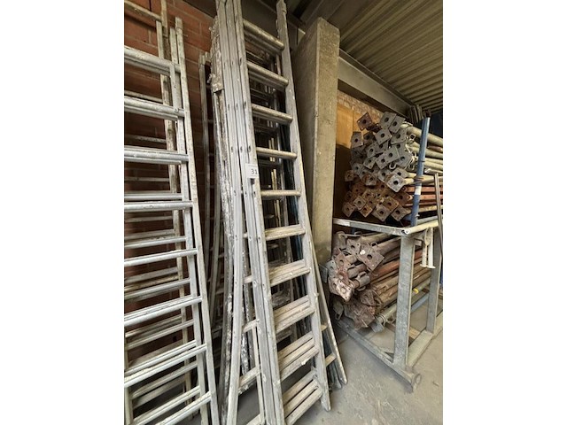 Lot ladders - afbeelding 1 van  2