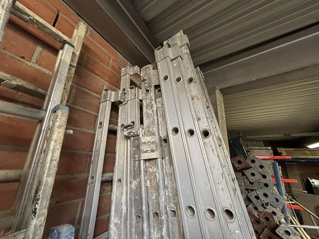 Lot ladders - afbeelding 2 van  2
