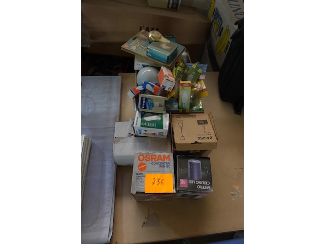 Lot lampen - afbeelding 1 van  6