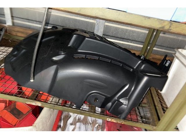 Lot land rover auto onderdelen op linkse rek - afbeelding 2 van  9