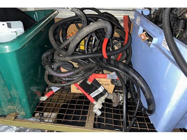 Lot land rover auto onderdelen op linkse rek - afbeelding 5 van  9