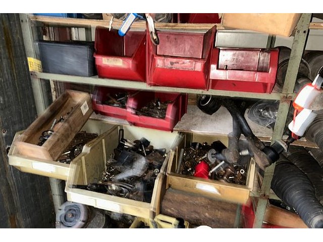 Lot land rover auto onderdelen op linkse rek - afbeelding 7 van  9