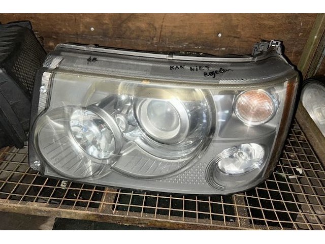 Lot land rover auto onderdelen op middenste rek - afbeelding 2 van  8