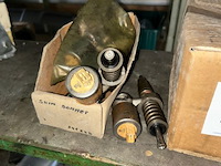 Lot land rover auto onderdelen op middenste rek - afbeelding 6 van  8