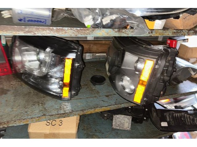 Lot land rover auto onderdelen op rechter rek - afbeelding 6 van  11