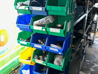 Lot land rover auto onderdelen op rechter rek - afbeelding 7 van  11