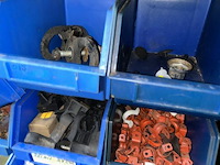 Lot land rover auto onderdelen op rechter rek - afbeelding 9 van  11