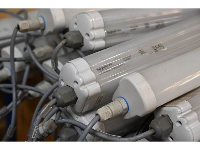 Lot led verlichtingsarmaturen - afbeelding 2 van  2