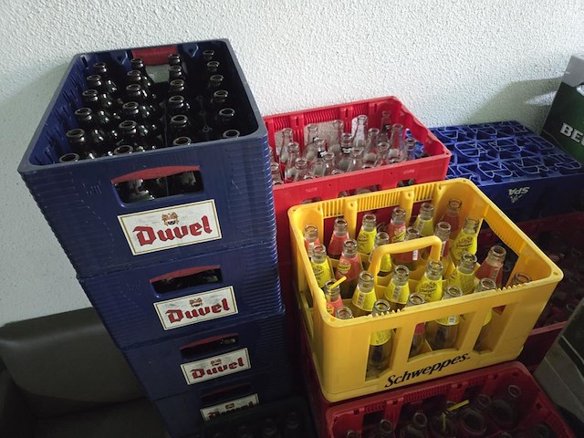 Lot leeggoed - afbeelding 10 van  11