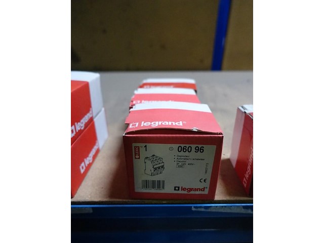 Lot legrand - afbeelding 5 van  16