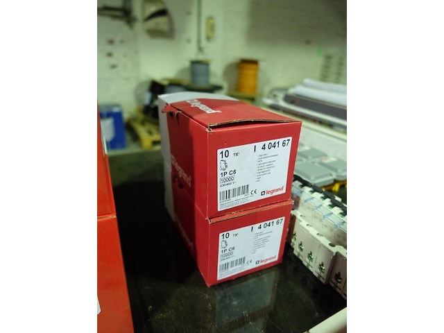 Lot legrand - afbeelding 16 van  17