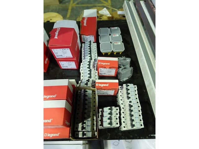 Lot legrand - afbeelding 17 van  17