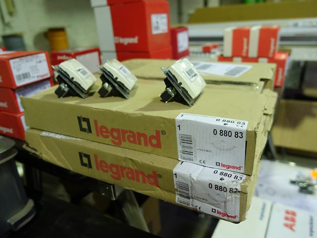 Lot legrand - afbeelding 4 van  17