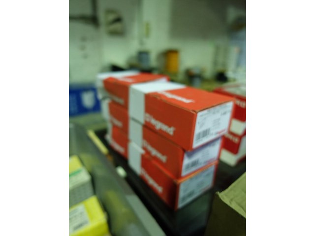 Lot legrand - afbeelding 6 van  17