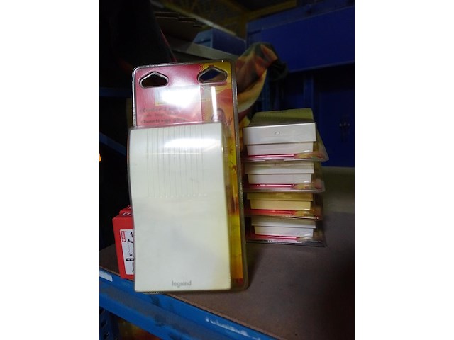 Lot legrand - afbeelding 14 van  17