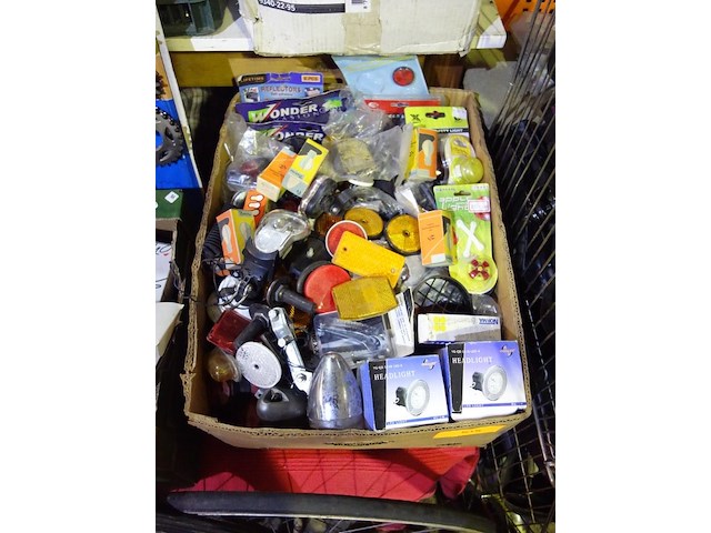 Lot lichten en reflectoren - afbeelding 1 van  1