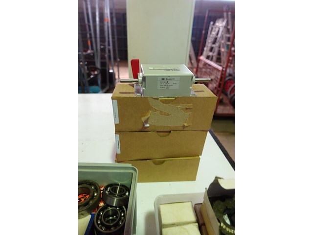 Lot machine- onderdelen (rollagers, asverwijderaars voor poelie…) - afbeelding 12 van  12