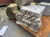 Lot massieve antieke stenen - afbeelding 1 van  4