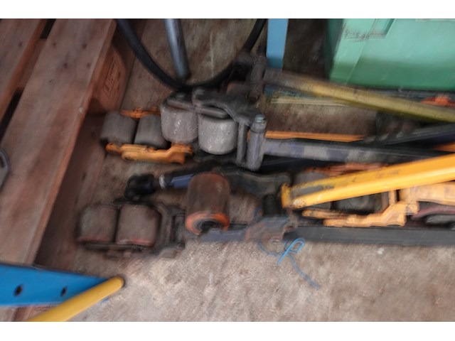 Lot materiaal voor transpalletten - afbeelding 2 van  6