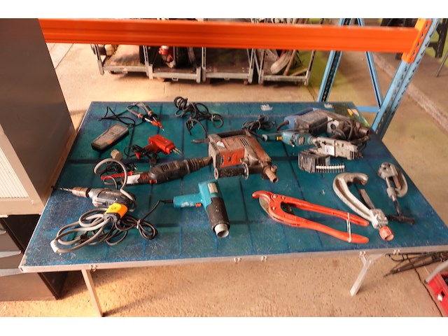 Lot materiaal - afbeelding 1 van  10