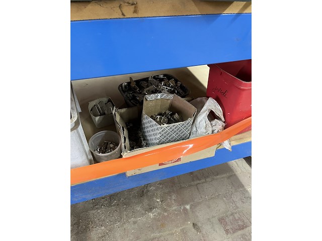 Lot materiaal - afbeelding 1 van  1