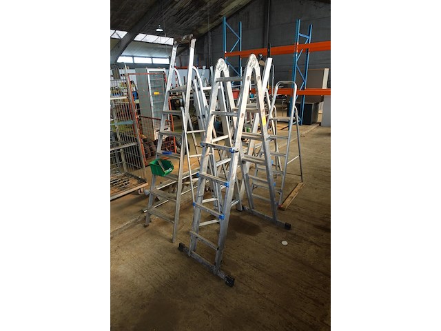 Lot met 8 ladders - afbeelding 1 van  10