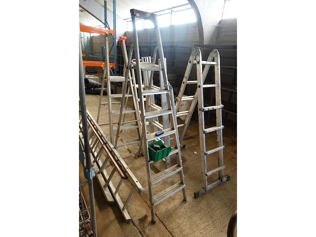 Lot met 8 ladders - afbeelding 9 van  10