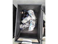 Lot met installatiemateriaal - afbeelding 4 van  7