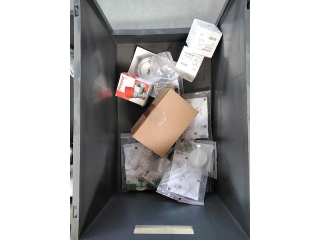 Lot met installatiemateriaal - afbeelding 5 van  7