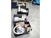 Lot met installatie/sanitair materiaal - afbeelding 1 van  5